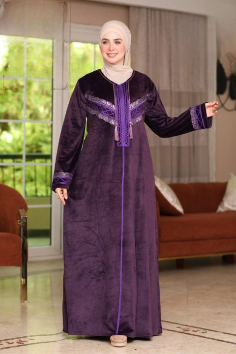 عباية قطيفة شتوي استقبال وخروج نسائية فاخرة – خامة هايدي تقيلة مستوردة – مطرزة وأنيقة – مقاس 1 من 60 حتى 85 كجم ومقاس 2 من 85 حتى 120 كجم